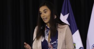 Presidenta del Colegio Médico cuestiona medidas del Gobierno para regresar a la 