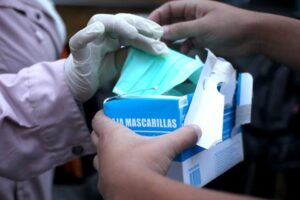 China confina una de sus ciudades por rebrote de COVID-19