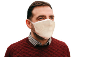 Monarch detiene producción de calcetines para fabricar mascarillas contra coronavirus