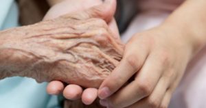 Coronavirus en Bélgica: piden dejar morir a los ancianos fuera del hospital