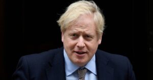 Boris Johnson vuelve a trabajar en Downing Street tras superar el coronavirus