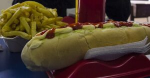 Los completos mojados de Talca sufren las consecuencias de la crisis del coronavirus