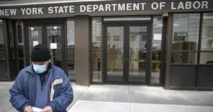 Crisis laboral en Estados Unidos: más de 6 millones de personas solicitaron subsidio de desempleo