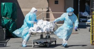 Dramático registro en Estados Unidos: 2 mil personas murieron por coronavirus en solo 24 horas  
