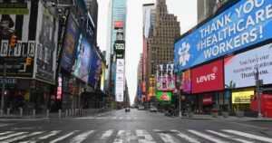 Economía de Estados Unidos se derrumba 4,8% en el primer trimestre, la mayor caída desde la Gran Recesión