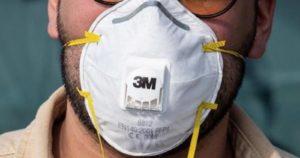 Donald Trump prohíbe a 3M que exporte mascarillas a Latinoamérica