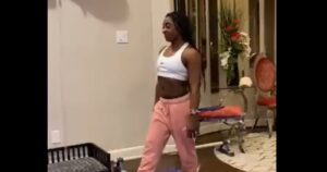VIDEO | Simone Biles sorprende con un impresionante reto viral en su cuarentena