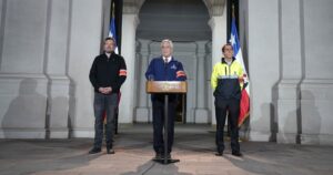 Gobierno explica significado de polémico brazalete usado por Piñera