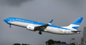 Gobierno de Argentina decide prohibir todos los vuelos comerciales hasta septiembre