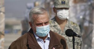 Mañalich califica como “inconducente” comparación de Argentina y Chile