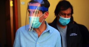 Alcalde Alessandri pide prisión preventiva a detenidos por fiesta clandestina en Santiago