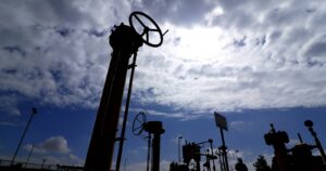 La pugna por el gas natural que enfrenta a dos gigantes energéticos en el Biobío