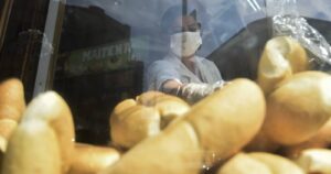 IPC de abril de 0%: aumento del pan y baja en las gasolinas determinaron resultado