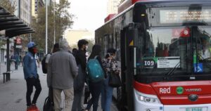 Estudio determina que el 15% de los contagiados con COVID-19 sale a trabajar