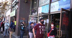 760 mil personas sin trabajo: encuesta UC cifra desempleo de abril en un 9%