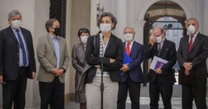 Consejo asesor pide suspender cirugías electivas y atenciones GES en la capital