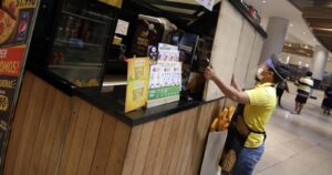 12 nuevas comunas en cuarentena: casos activos subieron 52% en solo tres días