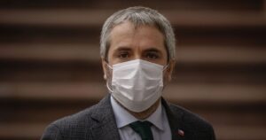 Blumel por rebaja presupuestaria a Bomberos: 