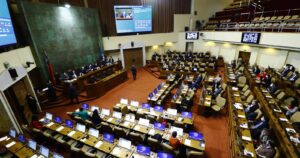 Encuesta Criteria: oposición y parlamentarios son vistos como 