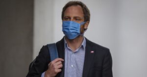 Gobierno aumenta presión sobre clínicas por camas UCI: 