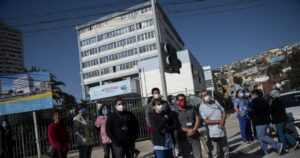 Funcionaria del Hospital Van Buren de Valparaíso muere contagiada de COVID-19: cuidaba a sus papás con coronavirus