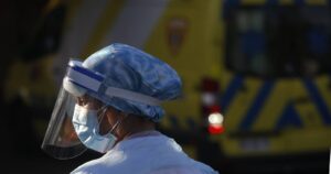 Santiago entra en confinamiento histórico en medio de polémica semana por contagiados y noticias falsas