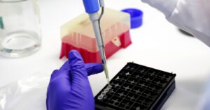 Alcaldes de la zona sur de la Región Metropolitana denuncian reducción de testeos PCR en sus comunas