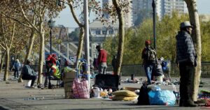 Desempleo en el Gran Santiago superó el 15% en marzo, la mayor cifra en 20 años