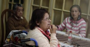 Residencias espejo y turnos de 14 días: las nuevas medidas de los centros para adultos mayores para prevenir contagios
