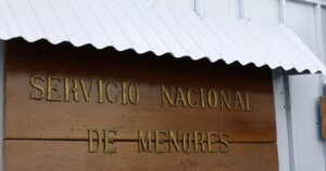 Hallan túnel en residencia del Sename en Valdivia: estaba oculto con hojas