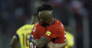 El saludo de Jorge Valdivia a Arturo Vidal: 