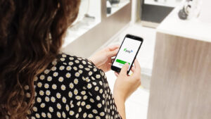 Tottus implementa sistema de pago sin contacto en sus tiendas