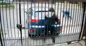 VIDEO | Ladrones iban con mascarilla: detective de la PDI frustra a balazos portonazo en su casa en Maipú