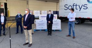 CMPC concreta la primera entrega de mascarillas a la Cenabast y anuncia la instalación de una segunda máquina para incrementar su producción