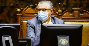 Senador Jorge Pizarro es el segundo parlamentario contagiado por coronavirus