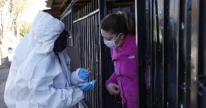 Gobierno y alcalde Durán entregan cajas de alimentos en Independencia