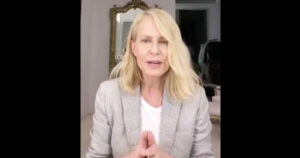 Cecilia Bolocco protagonizó video del Minsal para agradecer a funcionarios de la salud