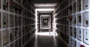 Habilitan casi 9 mil fosas en cementerios argentinos para víctimas de coronavirus