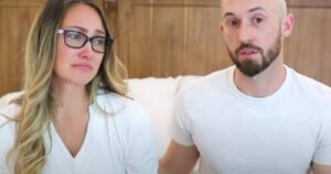 Pareja de influencers devuelve a hijo adoptado tras conocerse que padece autismo