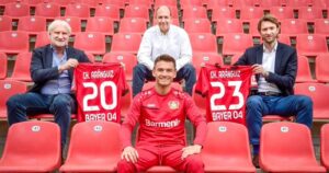 Charles Aránguiz renovó con el Bayer Leverkusen hasta junio del año 2023