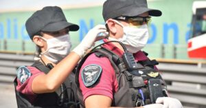 Coronavirus en Argentina: policía viola cuarentena y es detenida por porte de marihuana