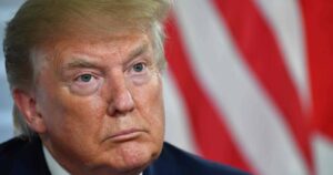 Detienen a mujer sospechosa de enviar sobre con veneno a Donald Trump