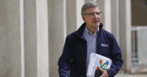 Alcalde Lavín compra colegio Mayflower para recibir a alumnos cuyos apoderados no puedan seguir pagando las mensualidades