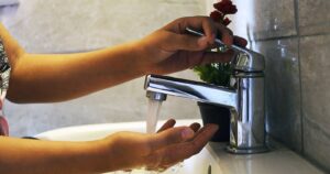 Aguas Andinas anuncia interrupción temporal del suministro en sectores de San Joaquín y San Miguel