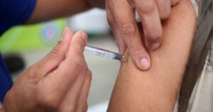 Ministro Paris confirma invitación de China para participar de ensayo de vacuna contra el coronavirus