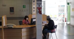 Los efectos en las municipalidades de la saturación hospitalaria en centros de atención primaria