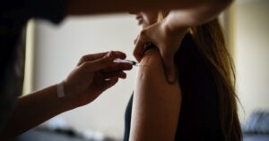 Vacuna china contra el coronavirus podría ser probada en Chile