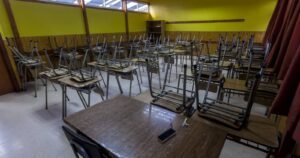 Mineduc convoca a expertos para trabajar en prevenir la deserción escolar por coronavirus