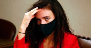 Sin querer, Camila Vallejo pide bajar impuestos a las empresas