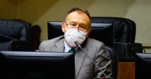 Senador García Ruminot fue dado de alta tras contagio de COVID-19